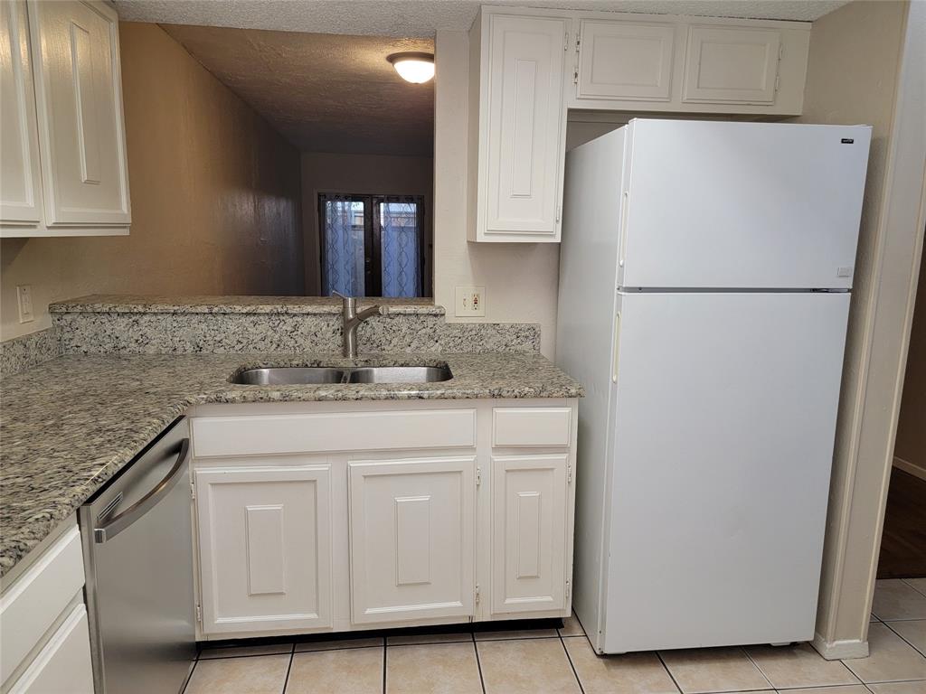 Oaks On The Lane Condo Ph 01 - Residential Lease