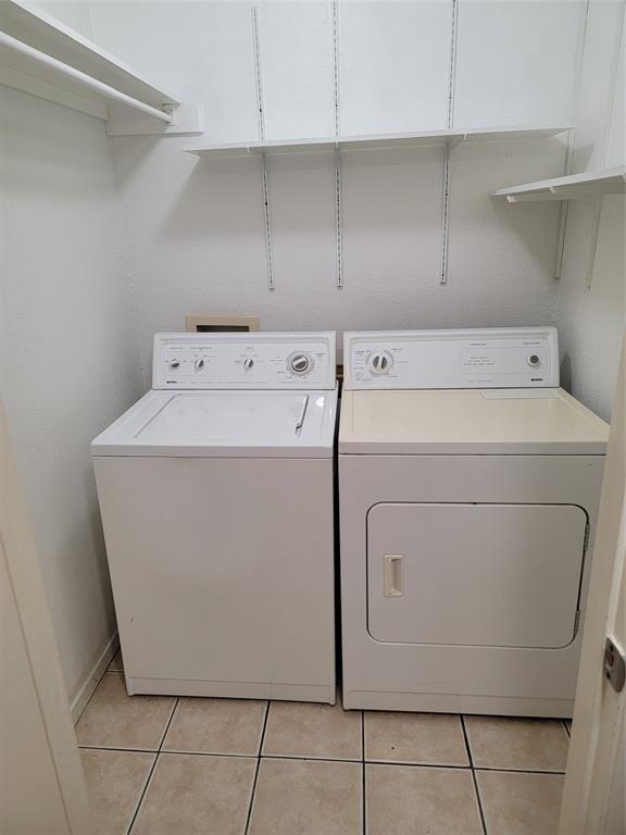 Oaks On The Lane Condo Ph 01 - Residential Lease