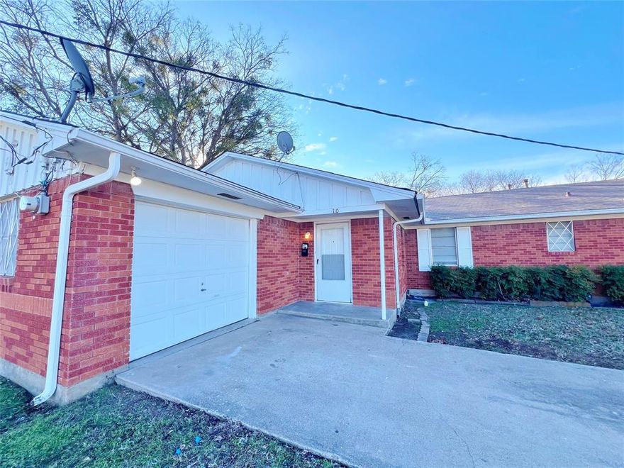 Charming 2-1-1 duplex in DeSoto ISD! This cozy home features an open patio and a large fenced backyard. The spacious living room includes a built-in desk area for additional storage. The kitchen offers a dishwasher, disposal, gas cooktop and separate oven. Full size utility area is located in the garage. Good sized bedrooms, both with ceiling fans. Quick access to dining and entertainment. Don't miss the opportunity to make this your home! Owner must approve all pets. $350.00 non-refundable pet deposit per pet.