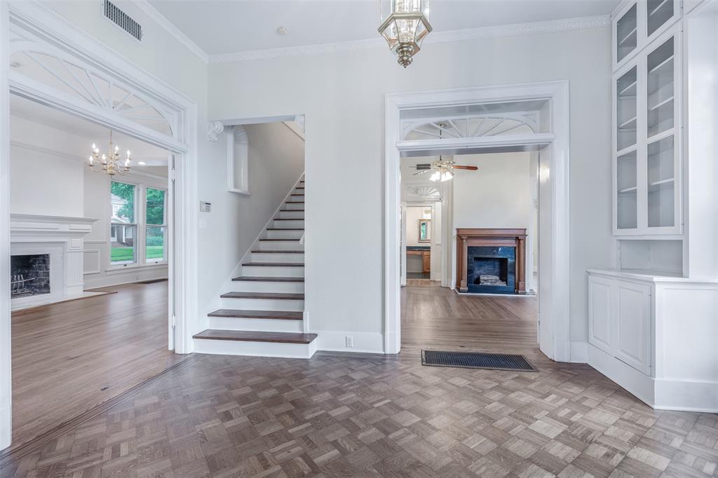 721 W Washington St.