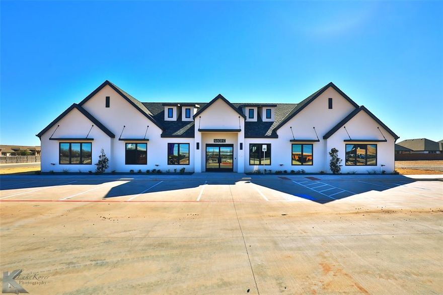 Premier office space at Antilley West Office Complex. Located in ever growing South Abilene, this modern office space is top of the line and offers amenities to support a multitude of businesses. With 223 square feet of corner office space, and shared access to a conference room, 2 restrooms, and an equipped break room, there is room to run your business comfortably, efficiently and in style. Pricing includes all utilities and fiber internet. 
Office space available now.