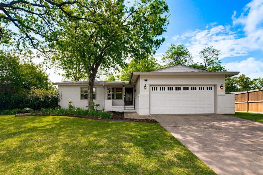 Lovely Lochwood gem featuring all the right updates. Freshly painted interior. All exterior wood siding has been replaced and painted. The 
picturesque yard with beautiful trees, new deck, sound system, fire pit and sprinkler system. Walls of windows as you enter a large living area that adjoins to a separate dining room. The kitchen features soft-close cabinets, stainless appliances, quartz countertops, a custom built pantry and a quaint breakfast nook that overlooks the back yard. With three bedrooms and two baths, this lovely home will nicely accommodate family life. This home is positioned in walking distance from a brand new elementary school and is minutes from White Rock Lake, the Arboretum and neighbourhood parks.