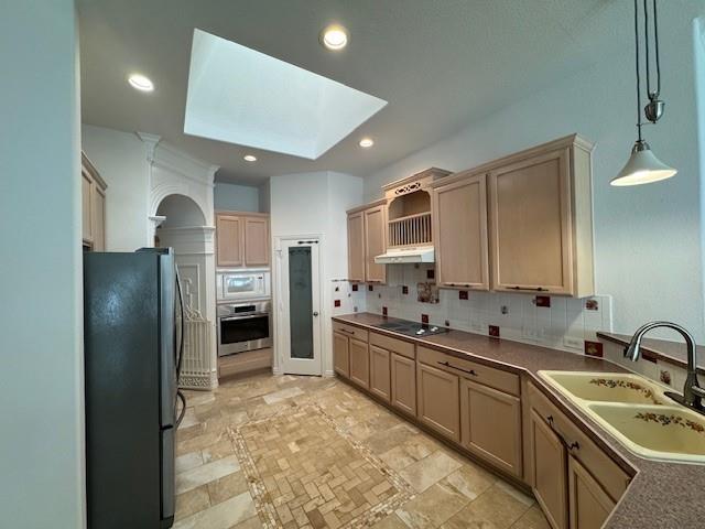 LEGEND CREST PH VII - Residential Lease