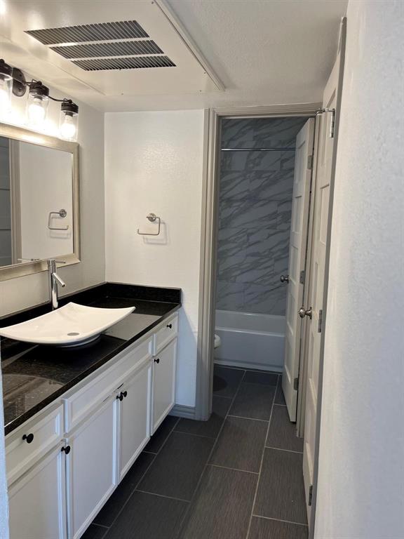 Martys Oak Lawn Add - Residential Lease