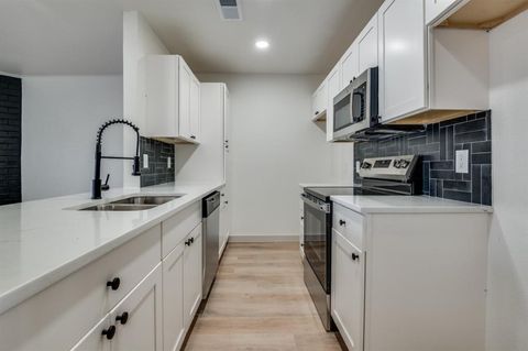 28 W Mountain Creek Drive 27 Grand Prairie TX 75052