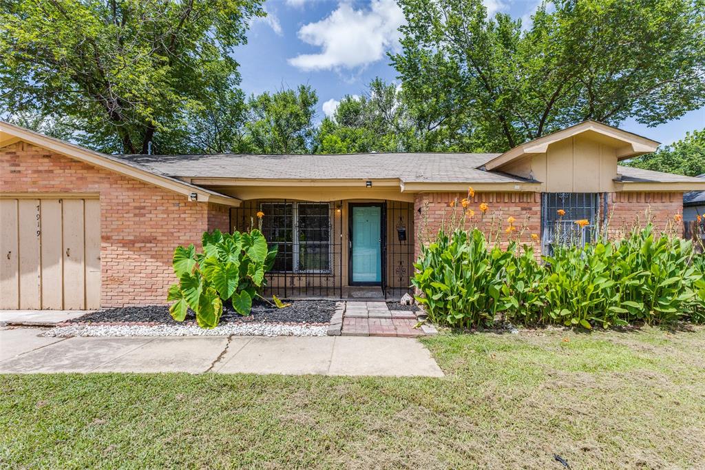 7919 OLUSTA DR