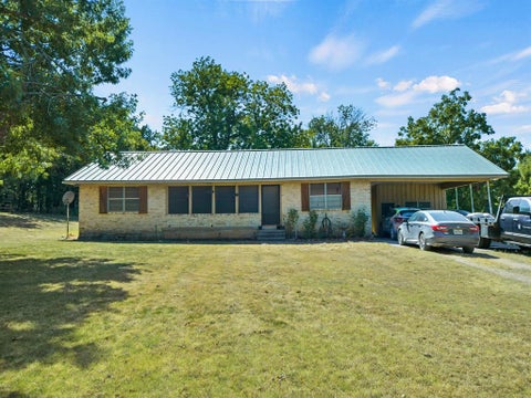Photo of 2045 County Road 113, Whitesboro, TX 76273 (MLS # 21365574)