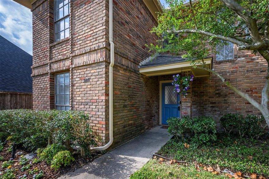 Wonderful two level duplex in sought after Richardson schools. This 3 bed, 2 full baths and one half bath is the perfect location in central Dallas, close to downtown, Northpark shopping center, restaurants, schools and the DART lightrail. Newly remodeled with vinyl plank flooring, granite countertops in the kitchen, new appliances, repainted interior and exterior, bedroom carpeting, light fixtures and ceiling fans. Primary bedroom downstairs with ensuite bathroom, large rear entry oversized garage and spacious backyard with new fencing. 

This neighborhood is filled with new and existing homes, the duplex is located on a cul-de-sac keeping traffic to a minimum.  It is adjacent to million dollar plus homes creating great future equity.