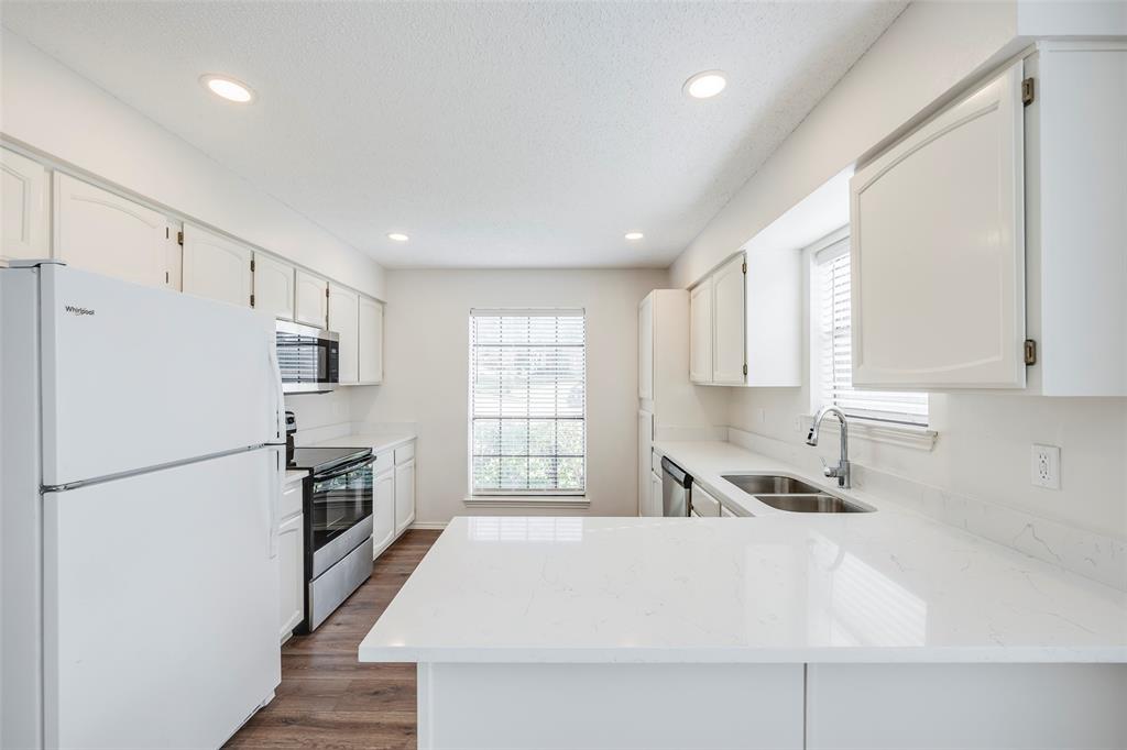 WHITE ROCK MEADOWS - Residential