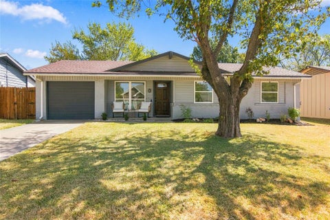 Photo of 4720 Kyle Drive, Balch Springs, TX 75180 (MLS # 21388363)