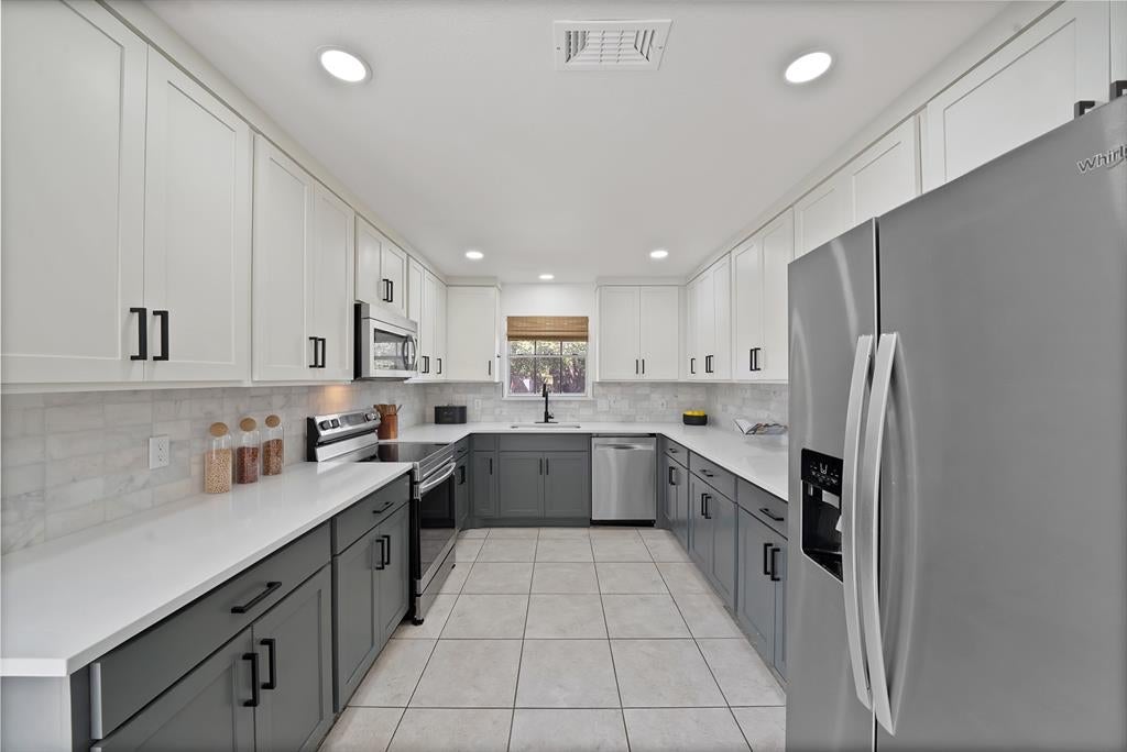 2904 Laurel Lane
