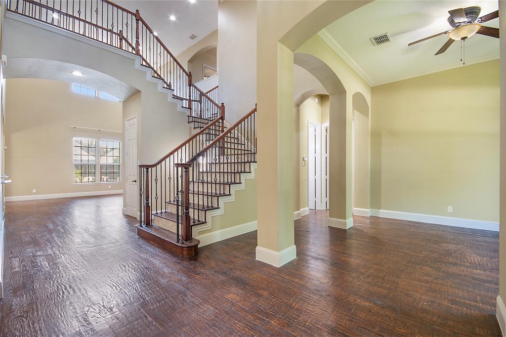 829 Oxford Court