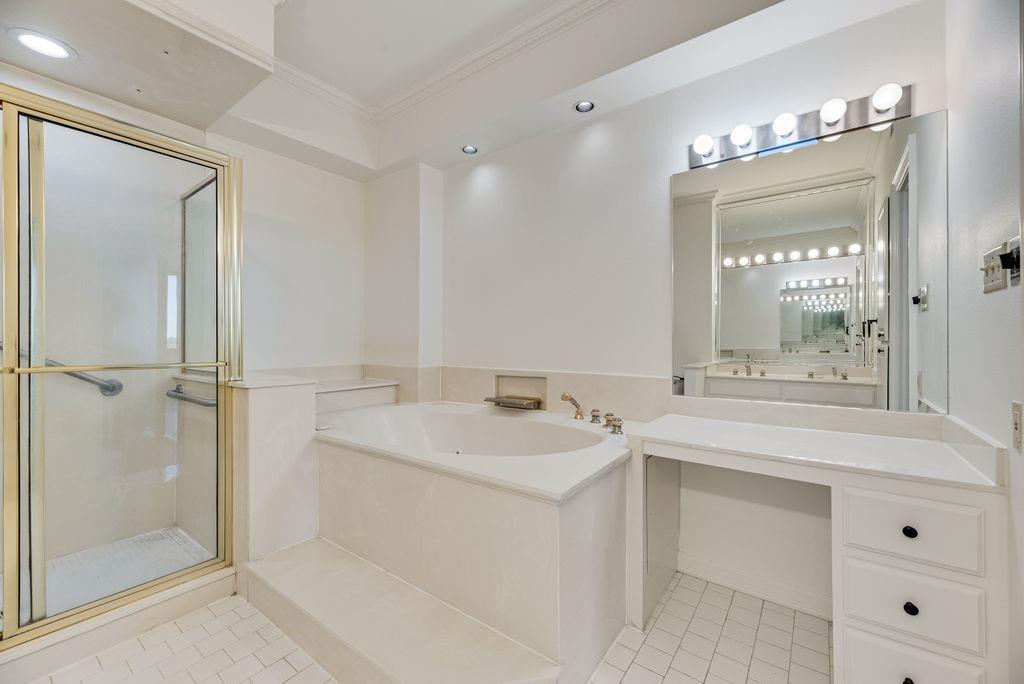 Bonaventure Condo - Residential