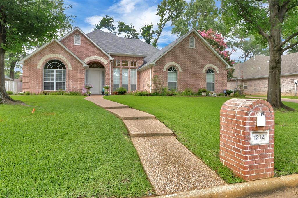 1212 Parkview Drive