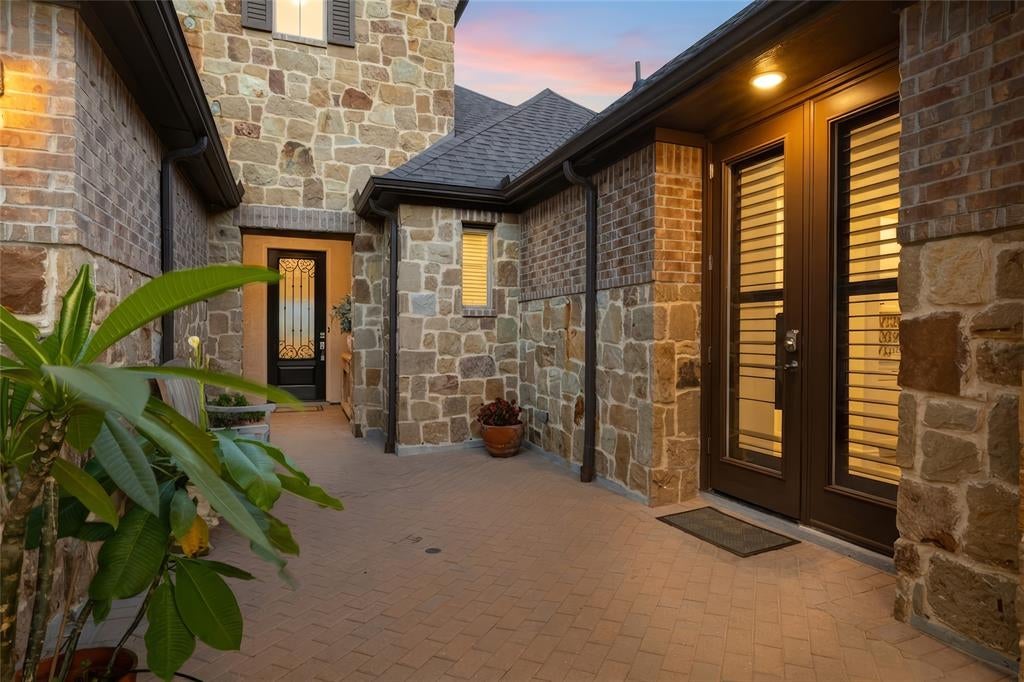8113 Cocobolo Drive