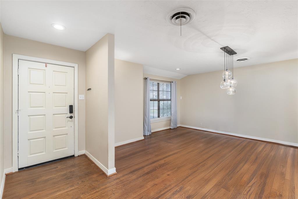 3644 W Seminary Drive