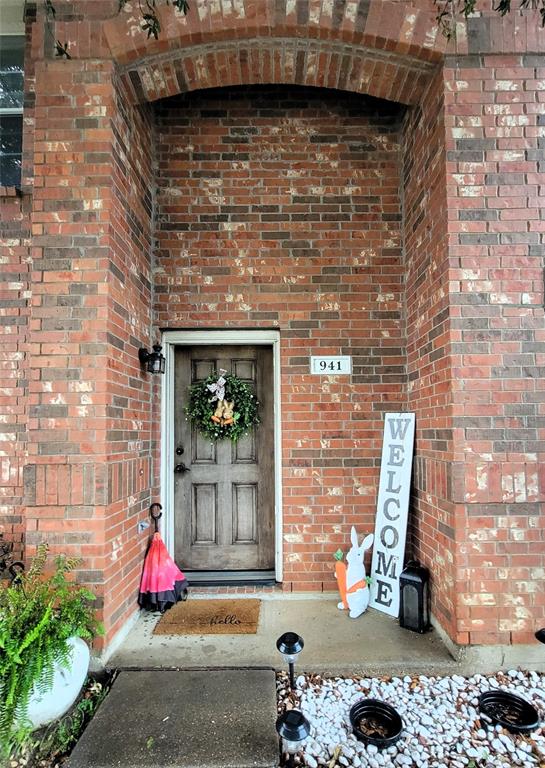 941 Honey Locust Lane