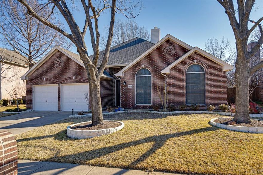 MULTIPLE OFFERS RECEIVED. See offer instructions or private remarks for details. The inviting front porch welcomes you to this desirable 1 story 4 bedroom 2 bath home in Flower Mound. Boasting an open floorplan, spacious bedrooms and vaulted ceilings throughout.  The large living area with a decorative fireplace and wood floors is open to the kitchen for all your entertaining needs.  A sizable kitchen with loads of cabinet and counter space, a big center island and a large eat in area is perfect for the chef of the home.  Relax in the primary bedroom that has tons of natural lighting and a en suite bath featuring a jetted tube to wash the stress of the day away.