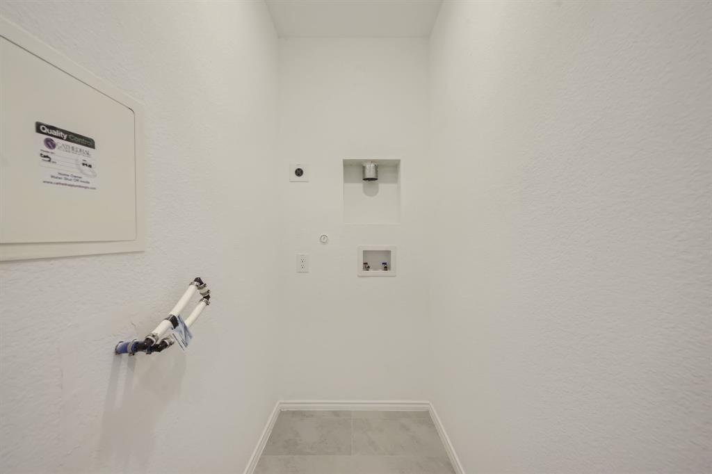 Risinger Court Condos - Residential