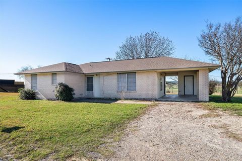 Photo of 500 Hwy 22, Meridian, TX 76665 (MLS # 21225460)