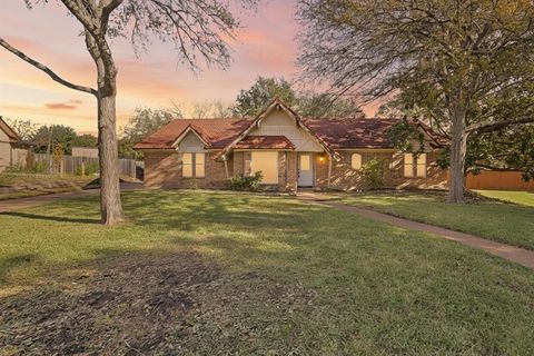 3316 Bobwhite Drive Bedford TX 76021