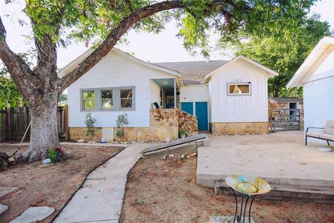 A home in Comanche