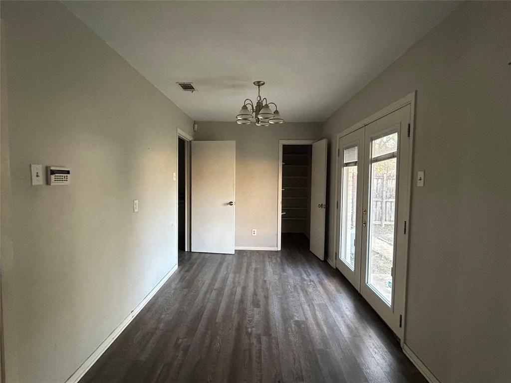 3301 Cloverleaf Drive