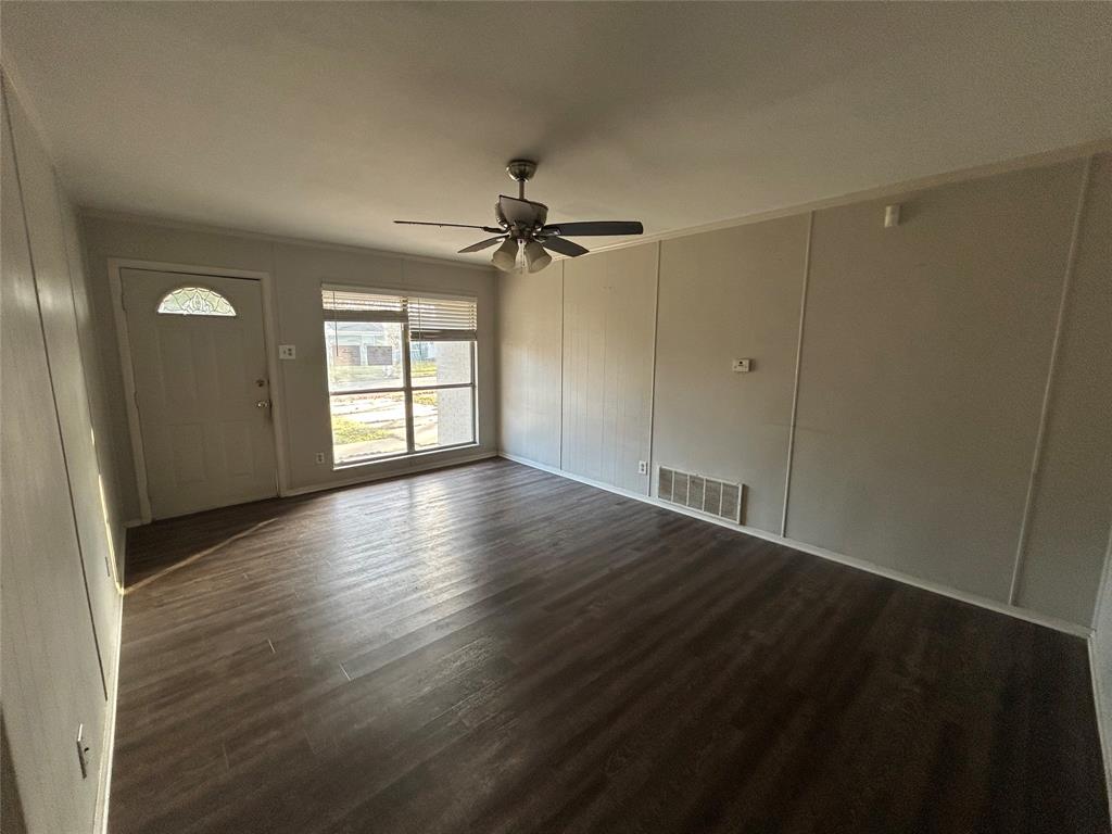 3301 Cloverleaf Drive