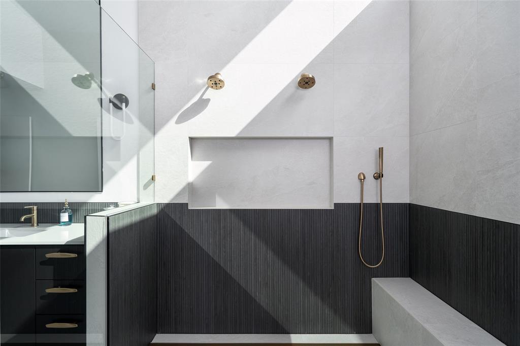 GASTONWOOD - Residential