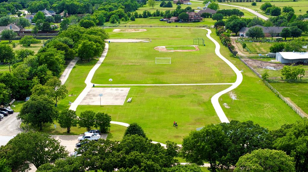 Emerald Sound At Lake Lewisvil - Residential