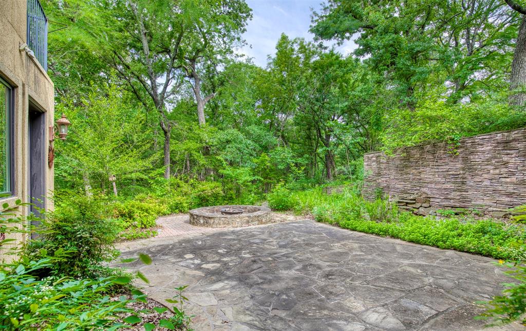 Emerald Sound At Lake Lewisvil - Residential