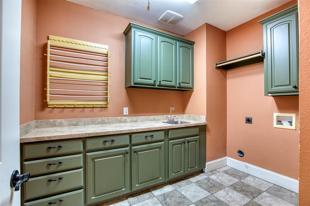 Emerald Sound At Lake Lewisvil - Residential