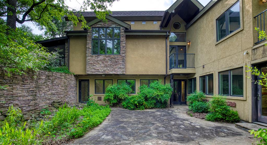 Emerald Sound At Lake Lewisvil - Residential