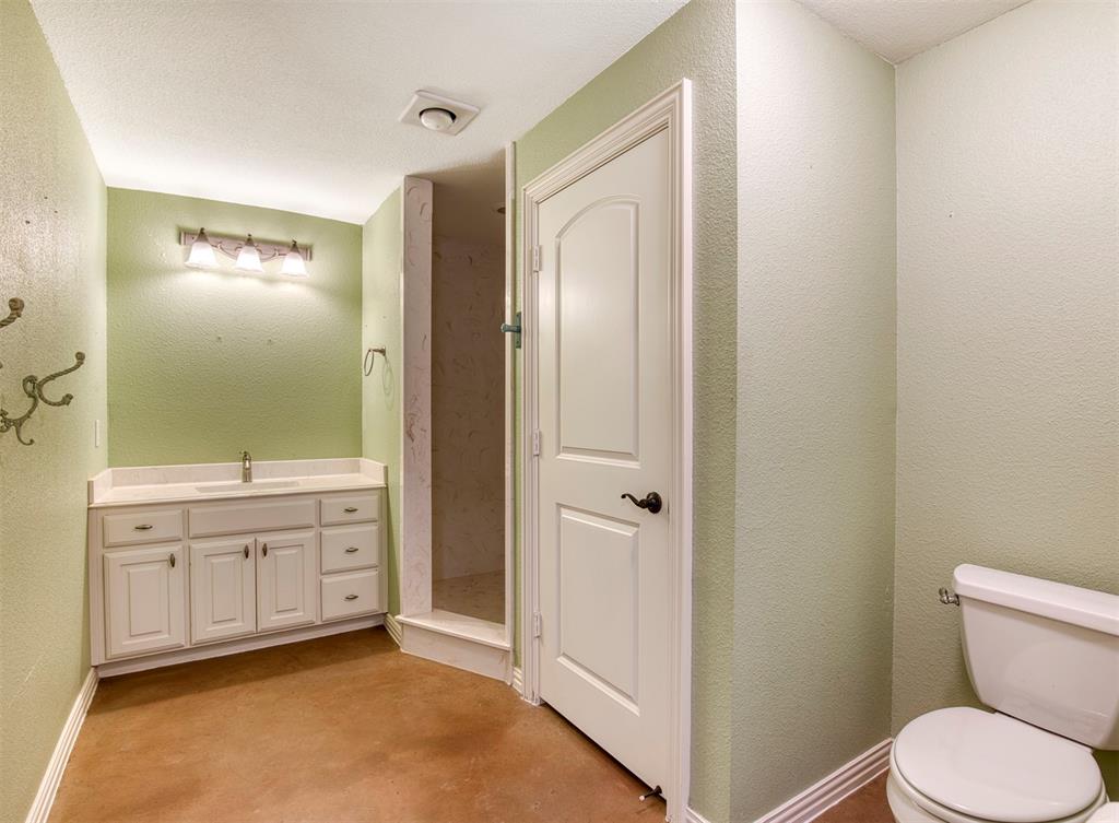 Emerald Sound At Lake Lewisvil - Residential