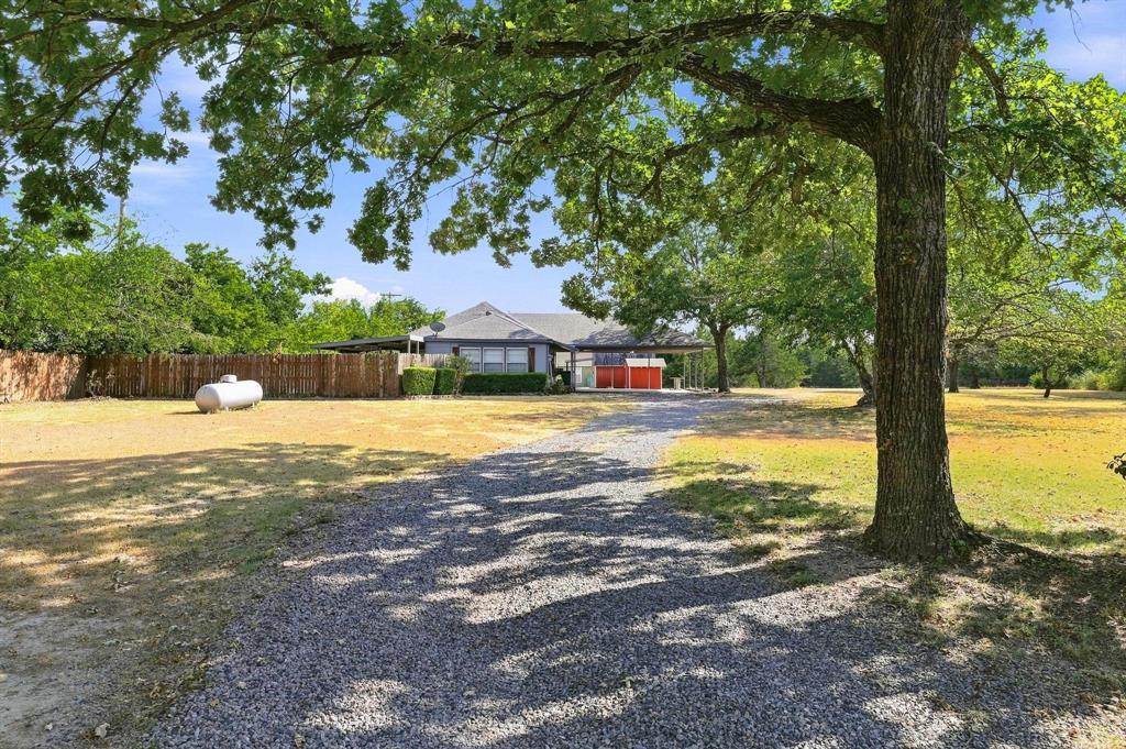 Photo of 2626 Dripping Springs Road, Sherman, TX 75090 (MLS # 21382309)