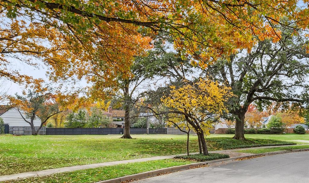 Highland Park West 08 - Land