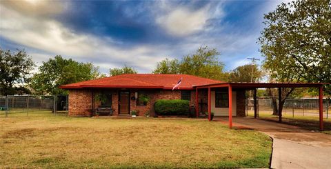 A home in Mineral Wells