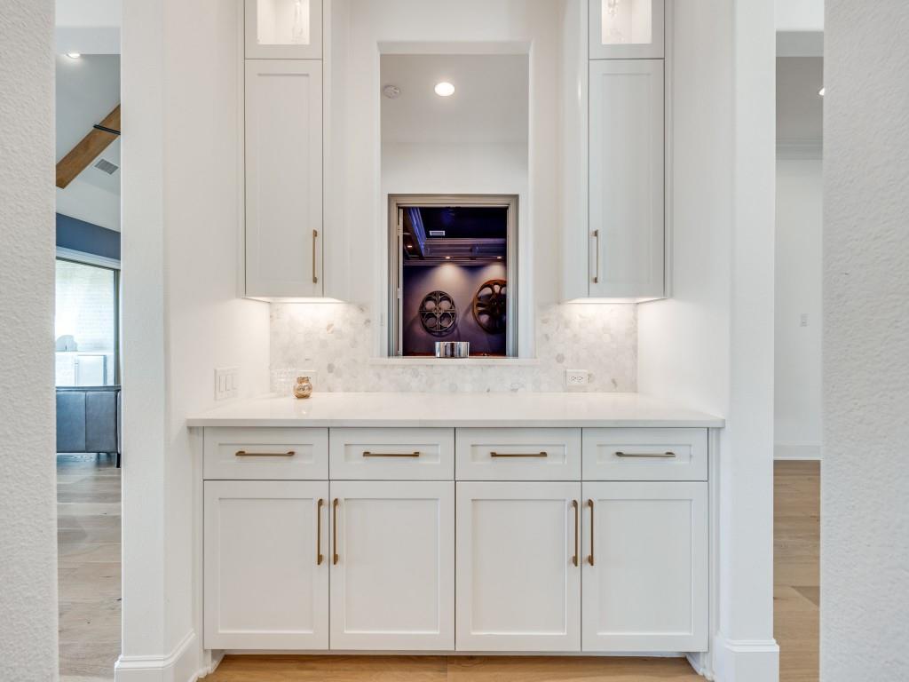 4933 Sir Casey Court
