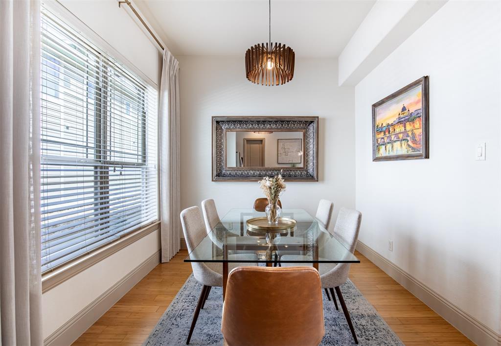 5916 Hudson Street Regime - Residential