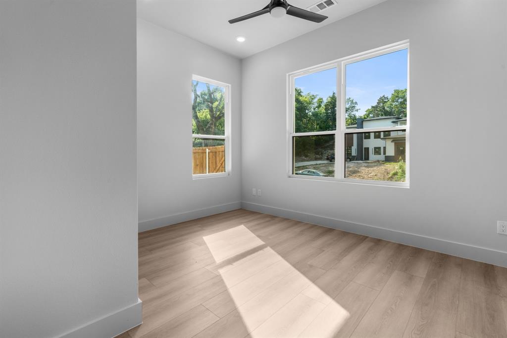 912 Brookwood