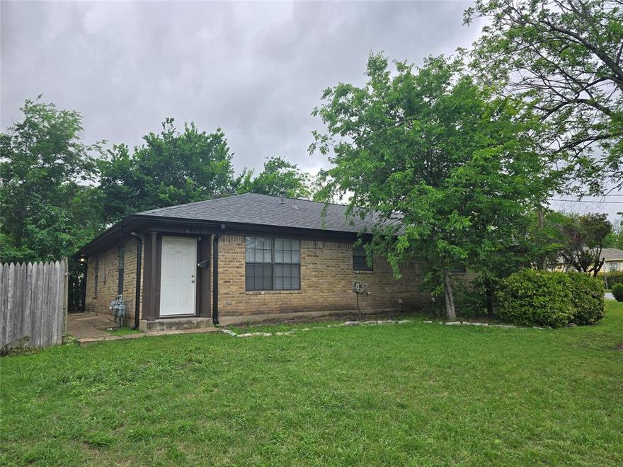 Located at 1501 South 29th Street, Units A & B in Waco, Texas, this two-unit duplex presents a compelling investment opportunity with upside in rental income. Each unit offers approximately 829 SF, making the property well-suited for long-term tenants or potential repositioning.

The property has seen significant recent capital improvements, greatly reducing near-term maintenance concerns. Updates include foundation work completed in 2025, new HVAC systems, new water heaters, and updated flooring. Most recently, in April 2026, both the roof and gutters were replaced. The most recent rented unit was rented out for $1,300 per month — providing immediate income with built-in upside.

Zoned C-2: Commercial (Beverly Hills), the property offers additional flexibility for future use or redevelopment. Its location near a heavy retail corridor and adjacent to South Waco Park enhances tenant appeal and long-term value.

Financials are available upon request. Offered at an asking price of $259,900, with 2025 taxes of $2,567.58, this property represents an attractive option for investors seeking a stabilized asset with value-add potential in a growing Waco submarket.