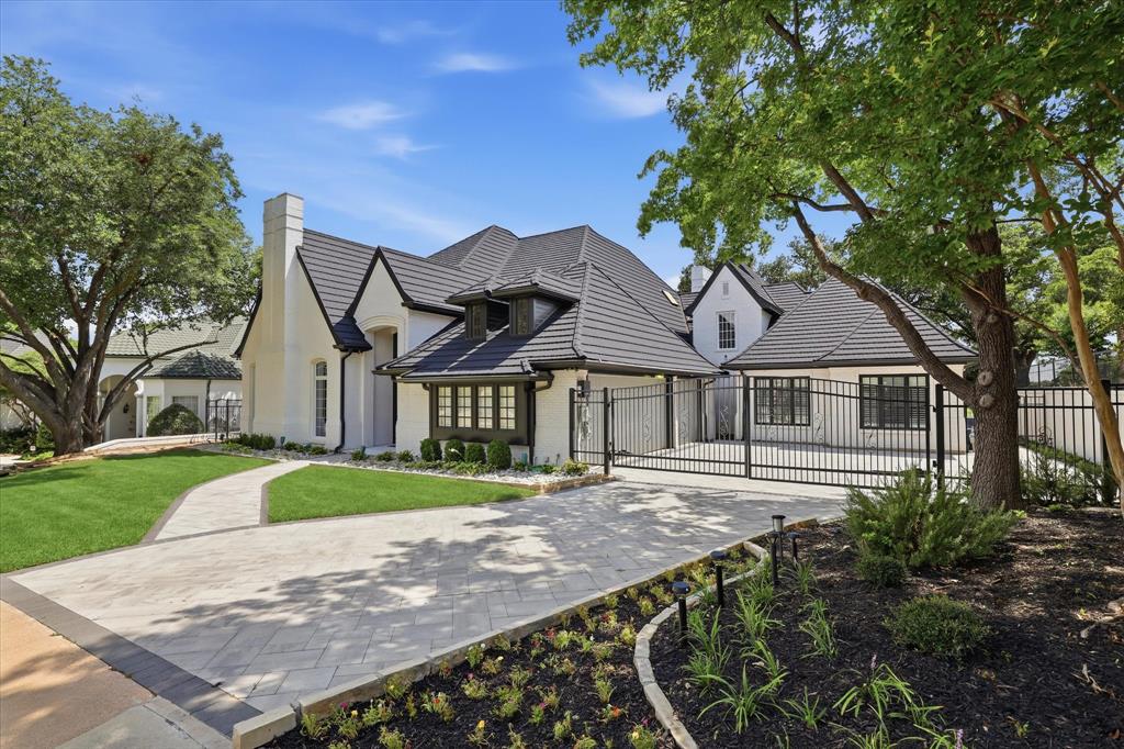 4901 Pinehurst Drive