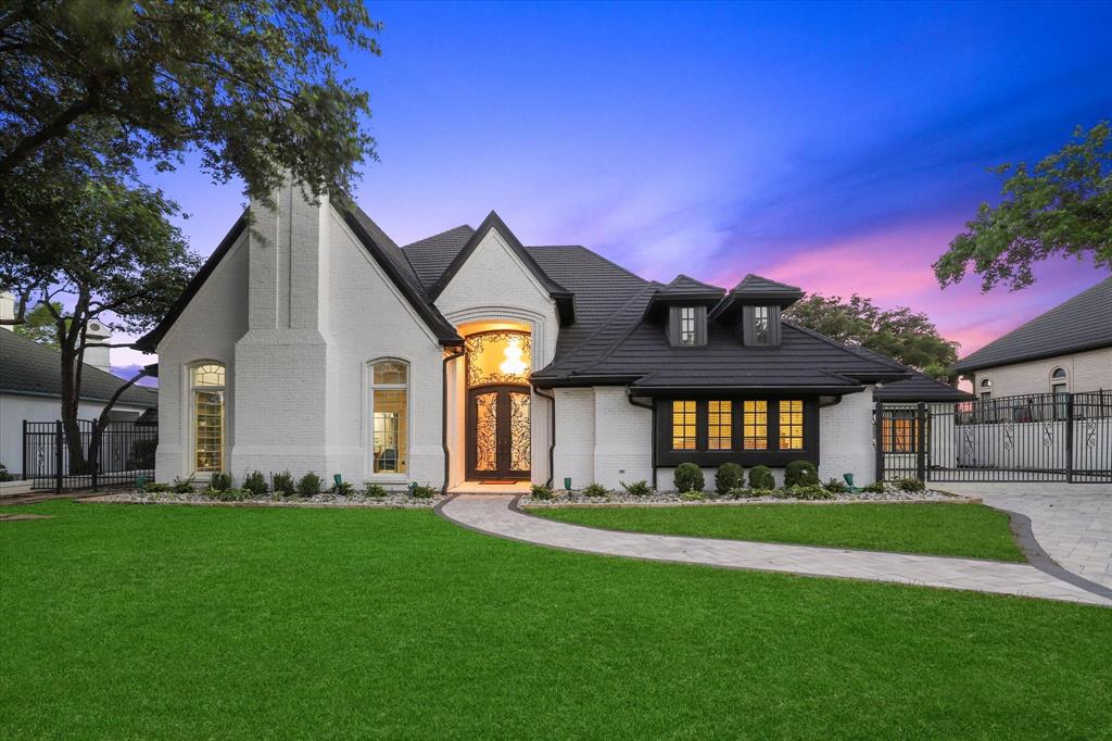 4901 Pinehurst Drive
