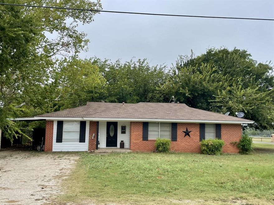 3-bedroom, 1-bath home, with carport. This home has easy access to highways, this property is ideal for first time homeowners, growing families, or rental opportunities. This home offers a functional kitchen with ample cabinet space and large bedrooms. It’s ready for Buyers or tenants. Property has a large lot and storage building. Unlimited Possibilities on this .32-acre lot offers plenty of space for outdoor activities. Call today to schedule a tour.