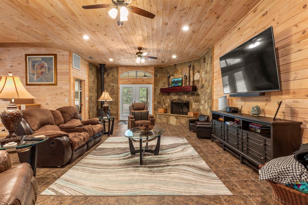 John Izard Surv Abs 383 - Residential