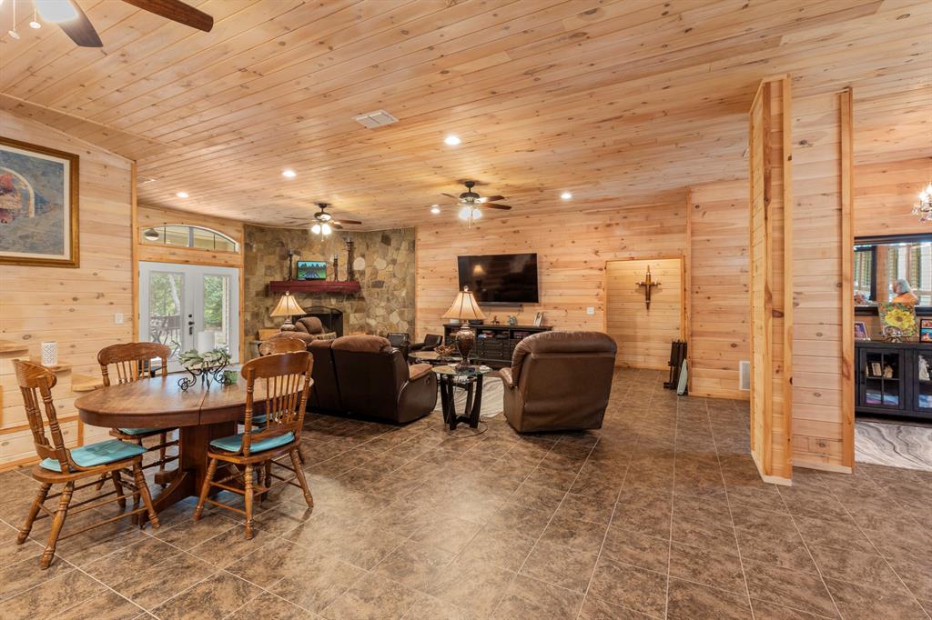 John Izard Surv Abs 383 - Residential