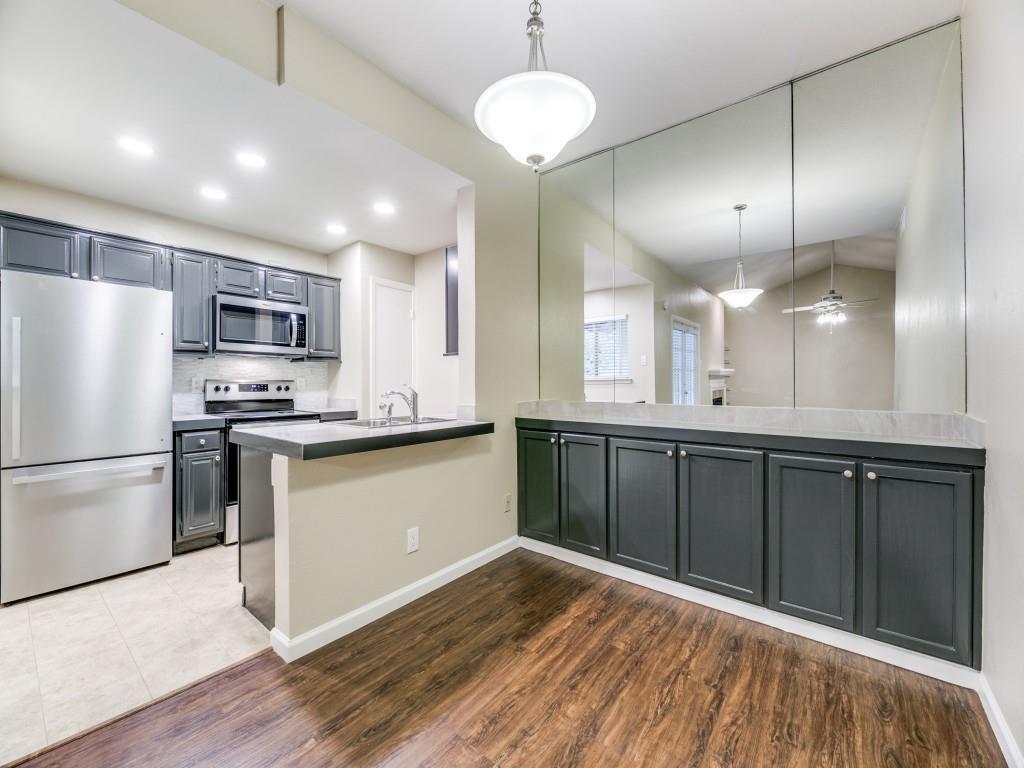 Woods On Park Lane Condos - Residential