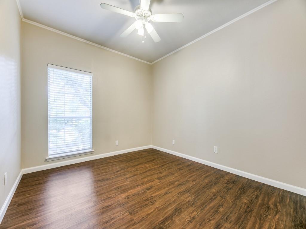 Woods On Park Lane Condos - Residential