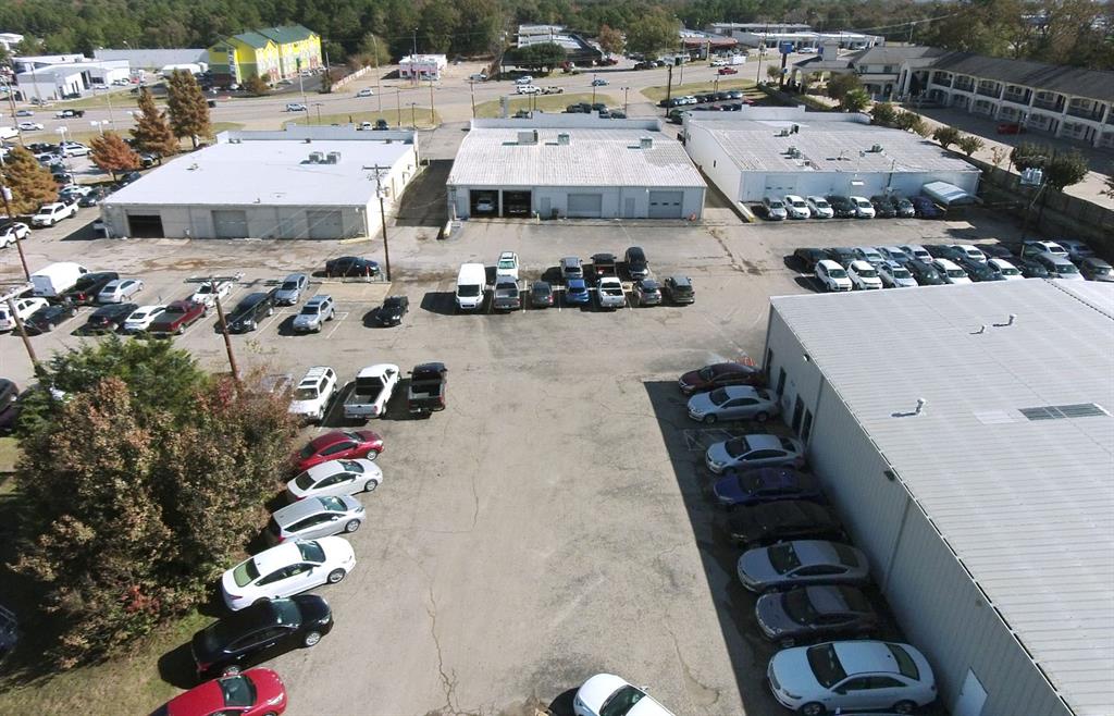 FENTON MOTORS ADDN - Commercial Lease