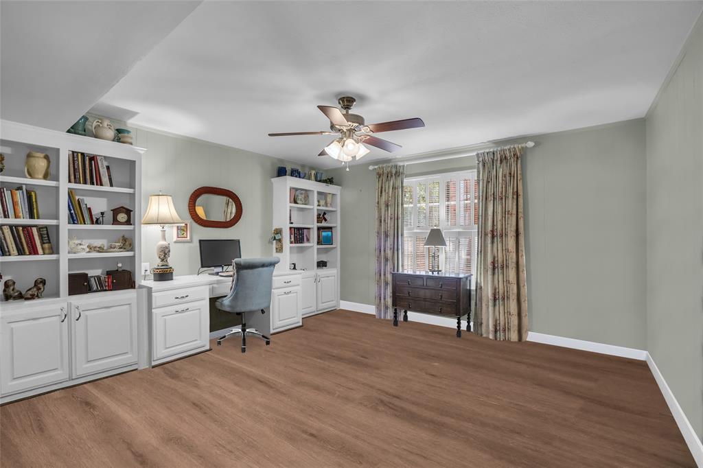 Carlton House Condo - Residential